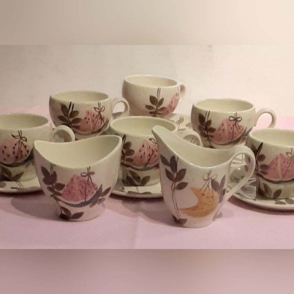 Vintage RED WING Random Harvest 6 Cups/Saicers + Creamer & Sugar Bowl